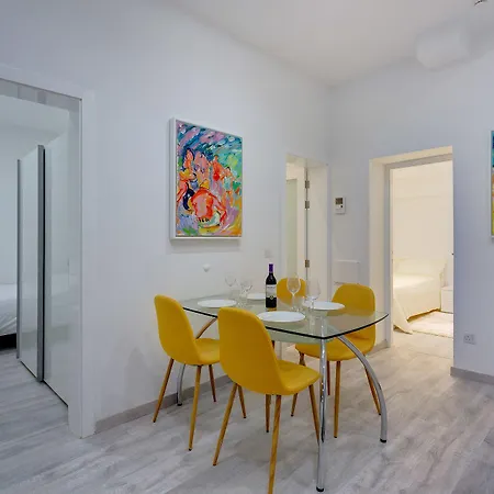 아파트 Stylish 3br Apartment, Fantastic Location In *