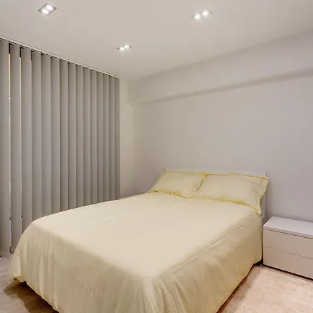 Stylish 3br Apartment, Fantastic Location In Lägenhet Sliema