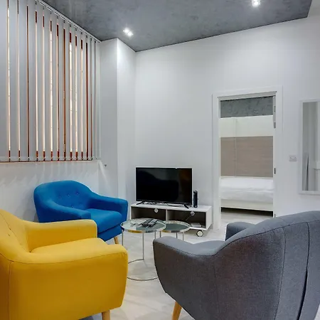 Stylish 3br Apartment, Fantastic Location In