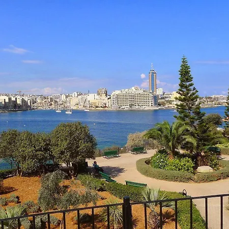 Stylish 3br Apartment, Fantastic Location In