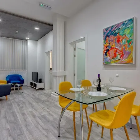 Lägenhet Stylish 3br Apartment, Fantastic Location In *